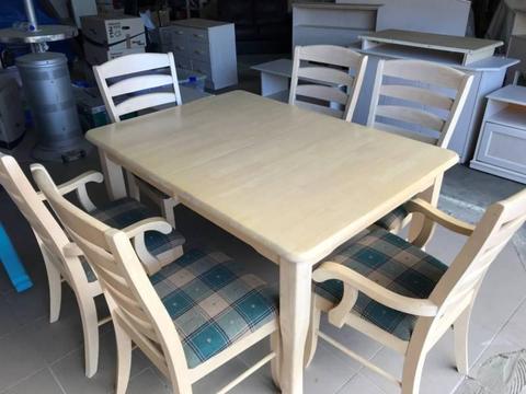 6 Seater extendable dining table