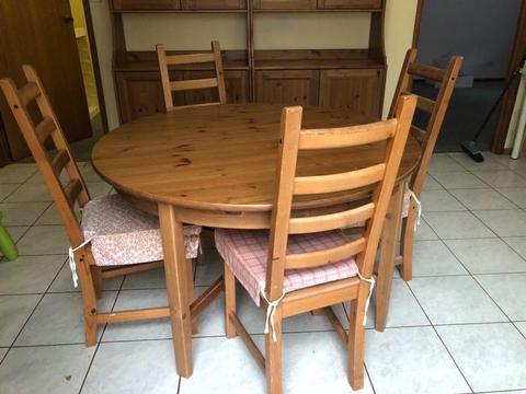 Dining set complete with chairs & cushions