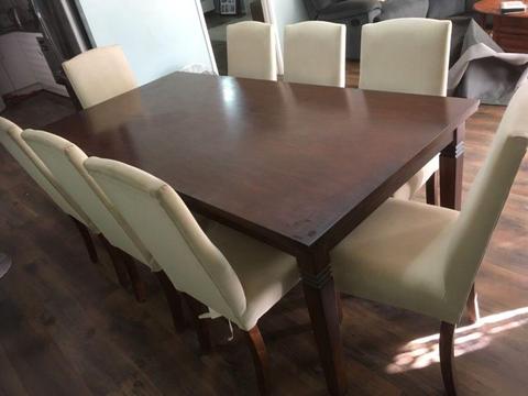 8 Seater Dining Table, Great used condition FOR SALE