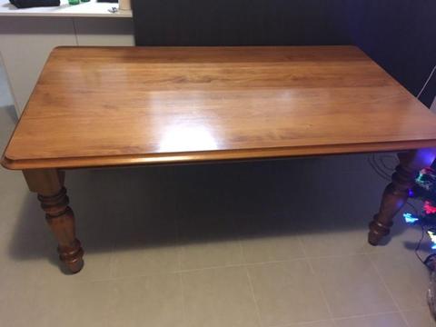 6 Seater Wooden Dinning Table