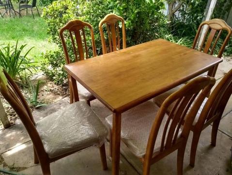 Good condition dining table and chairs