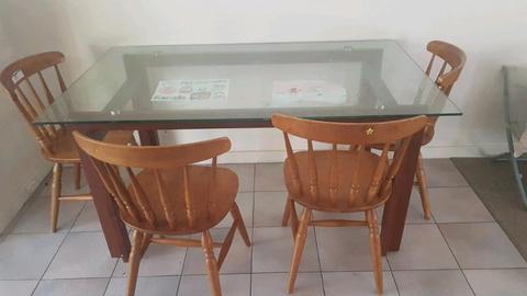 Dinner table for sale