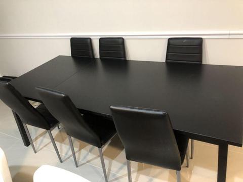 6 seat dinnig table