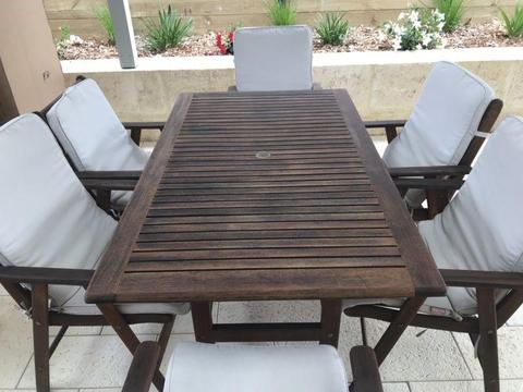 6 seat Outdoor setting