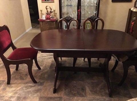 MAHOGANY DINING TABLE 6 seater extends to 10 seater