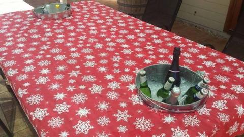 THE ULTIMATE PARTY TABLE WITH TWO REMOVABLE BUCKETS FOR ICE