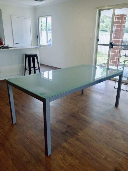 BEAUTIFUL GLASS DINING TABLE $100