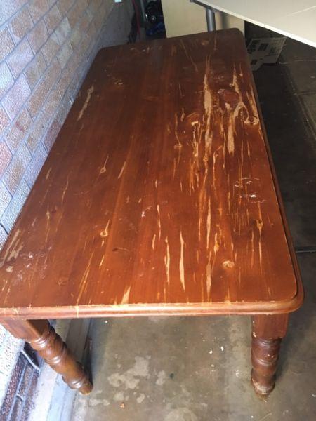 Solid oak 8 person dining table