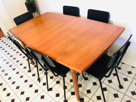 Genuine MID CENTURY Extension Dining Table w 6 Black Chairs!