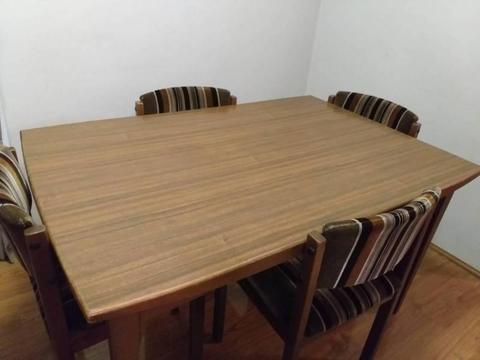 Extendable Table and 5 chairs