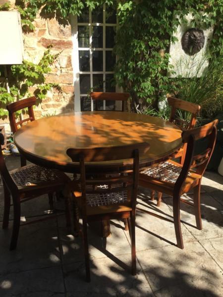 Deluxe Dining setting - Table and Six chairs