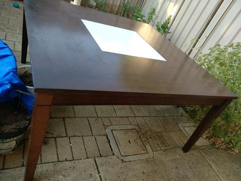 Dining table 1500 x 1500 - $50
