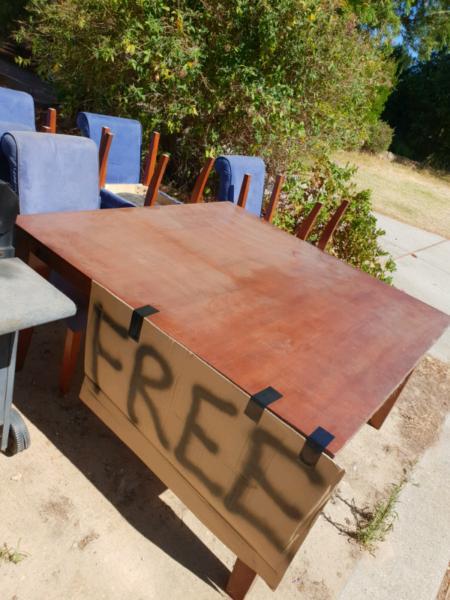 Free dining table bbq and glass table