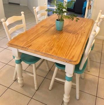 Shabby Chic Dinning table with 4 chairs