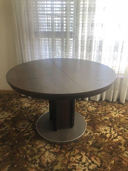 Dining table - circle