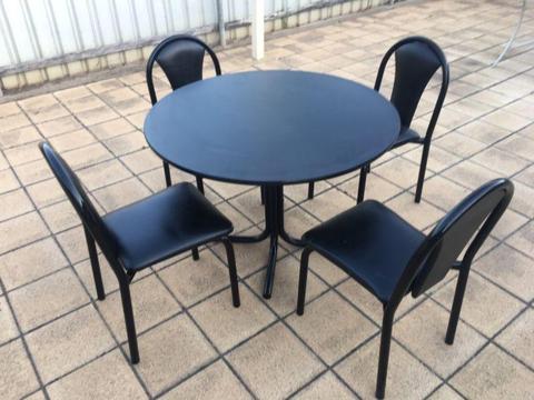 Used round dining table & 4 chairs
