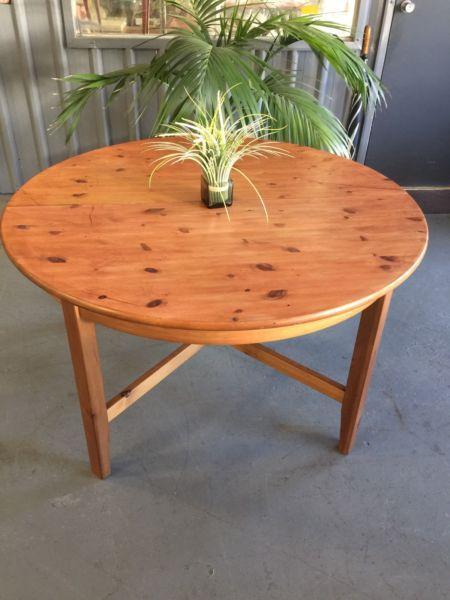 Rustic cedar extension table (In storage, can deliver locally)