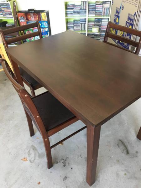 Dining Table with 4 chairs
