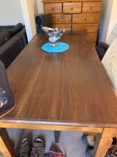 Dining table with 4 wicker chairs