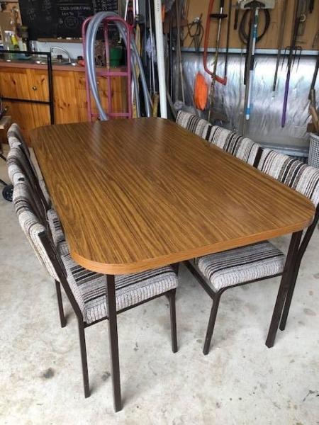 Kitchen table and chairs, 70's retro, in exc condn