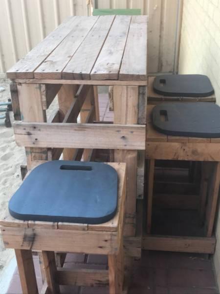 Pallet table and chairs