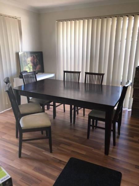 Dinning Table and Chairs