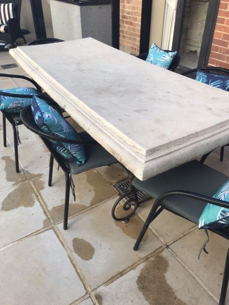Free robust Outdoor table