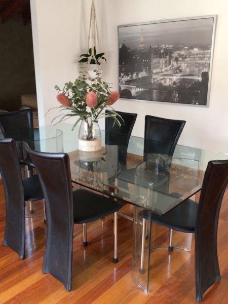 Stylish Bevelled Glass Dining Table & Chairs New Condition