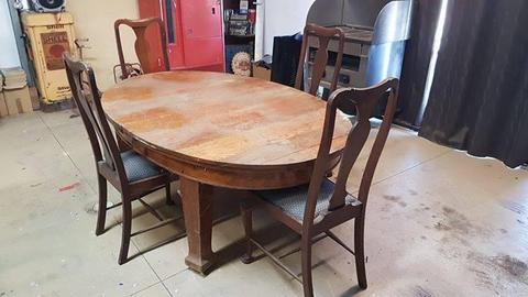 vintage ding table and chairs
