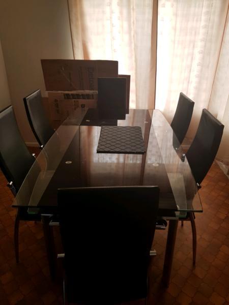 **REDUCED** extendable glass dining table
