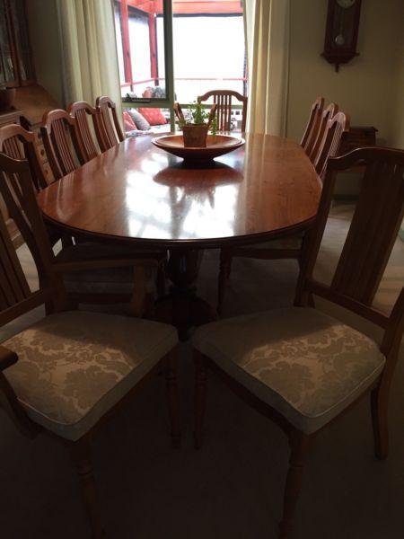 Table & chairs - 10 seater