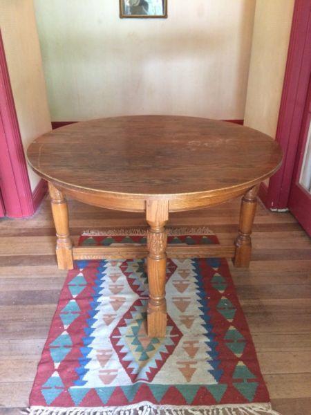 Extension dining table $ chairs