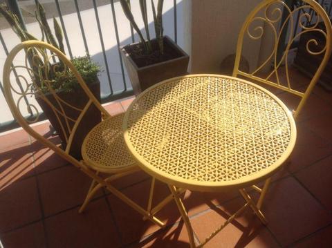 Out door table and chairs