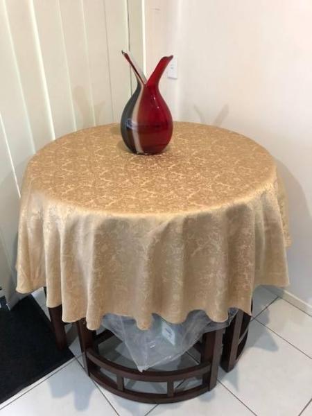 Broyhill Bar Table, Cocktail Round End with 4 chairs, new