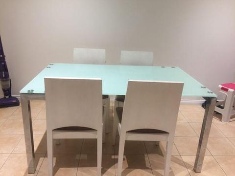 Mordern Glass Surface Dining Table wif Metal legs (Table only)