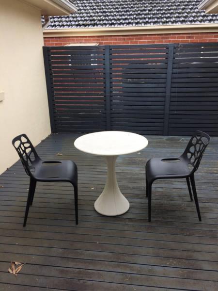 Outdoor/balcony table and 2 chairs