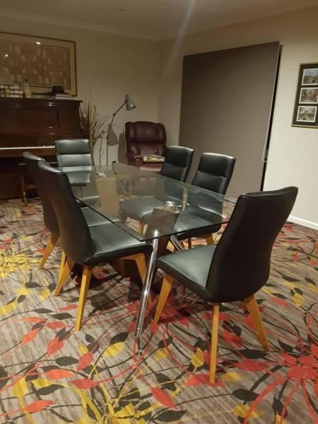 Glass Dining Table & 6 Leather Chairs