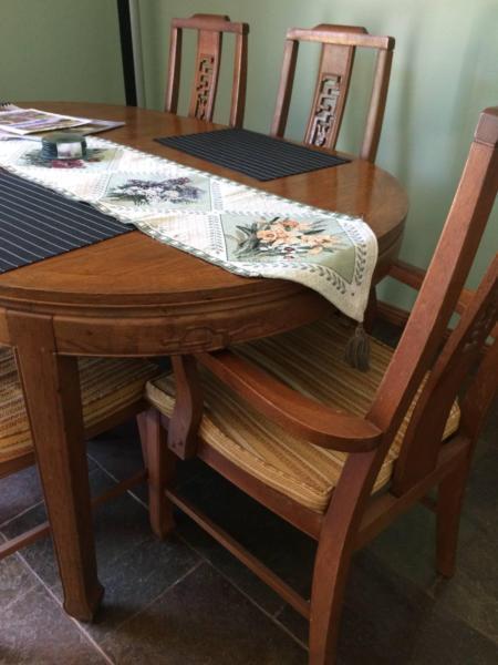 Retro Dining table with 6 chairs and extenders