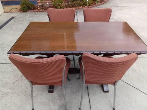 5 piece dining table Suite