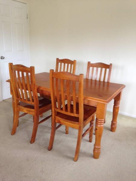 Natual Wood Table with 4 chairs