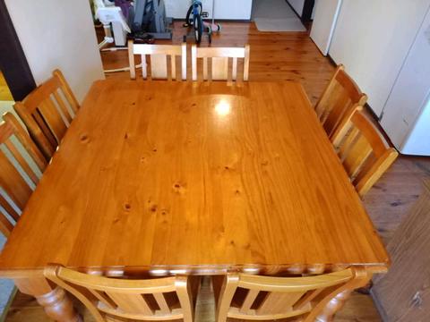 Solid timber 8 seater dining table, very good condition