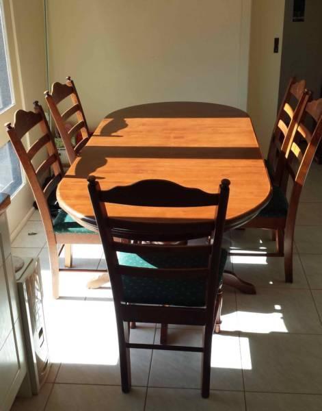 Extendable Dining Table & Five Chairs
