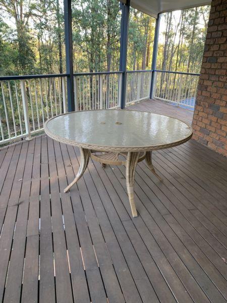 Glass table (outdoor)