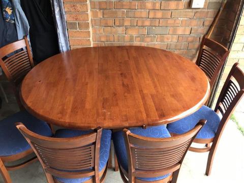 Dining room table and chairs for sale