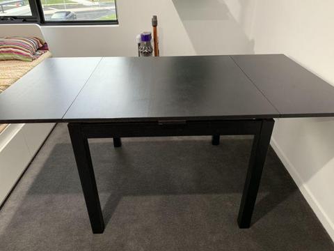Dining table ( extendable) plus chairs ( 5 piece set)
