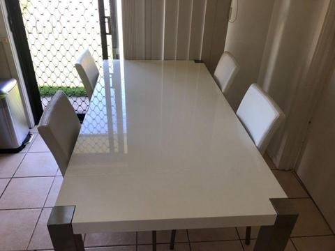 Dining Table & Chairs