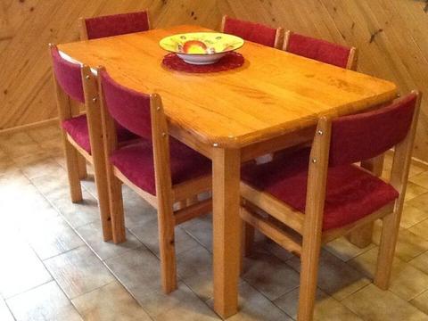 Dining table pine