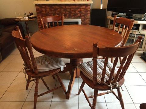 Wanted: Dining setting