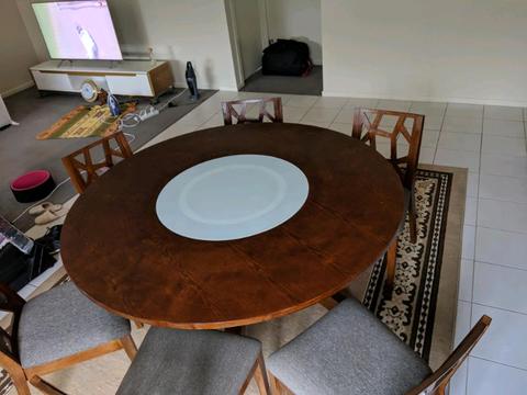 Dining table and six chairs f0r $700
