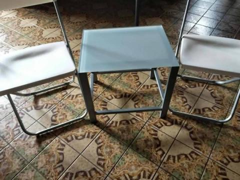 Small glass table 2 chairs